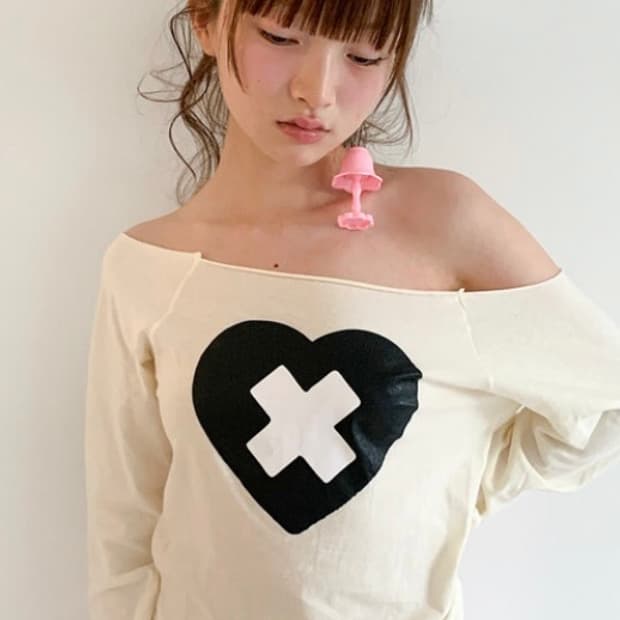 cross heart cut off t-shirt