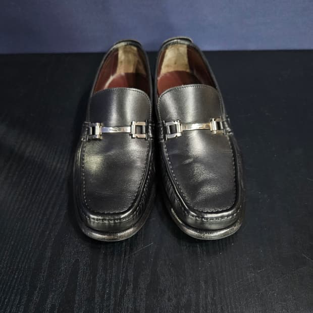 페라가모 블랙 남성 9 로퍼 