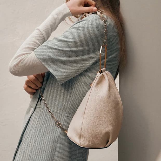 루에브르 삭 드 트롬펫 트럼펫 가방 스몰 아이보리