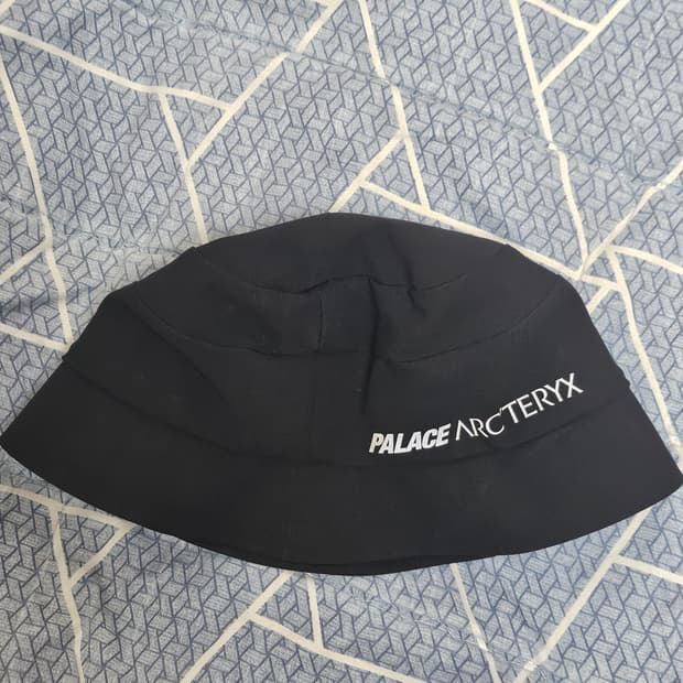 아크테릭스X팔라스 버킷햇 블랙 L-XL