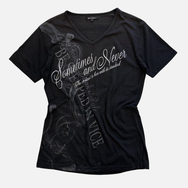 CLASH AHEAD smoke lettering v-neck t