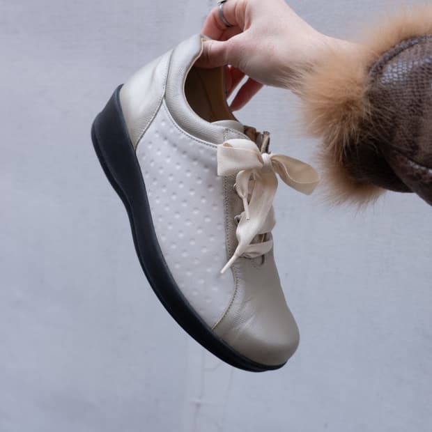 tiny dot ribbon sneakers