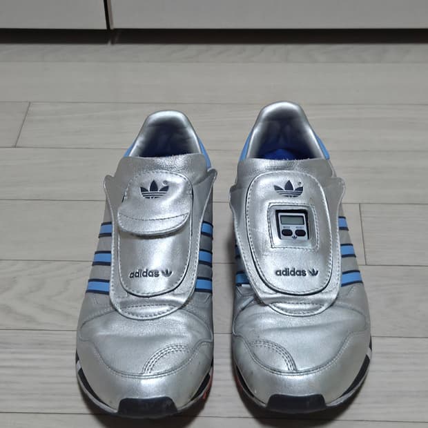 아디다스 마이크로페이서 실버 운동화 245