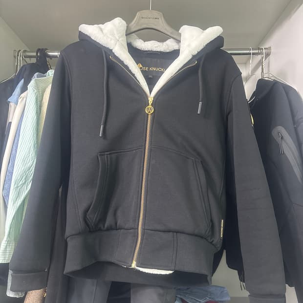 무스너클 버니스웨터 M사이즈 새상품