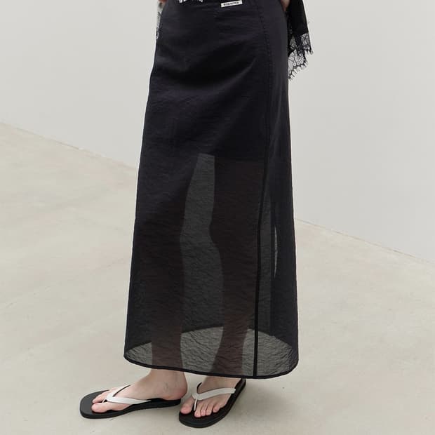 르바(LEVAR) Light Sheer Maxi Skirt