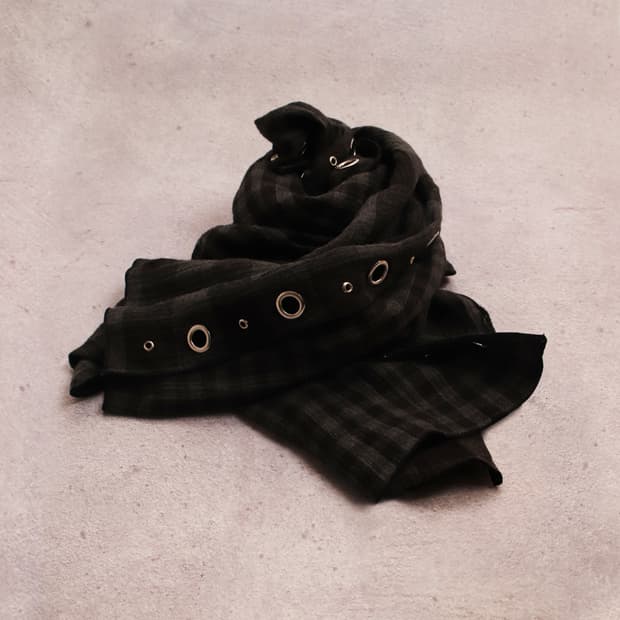 TWO CHECK EYELET SCARF