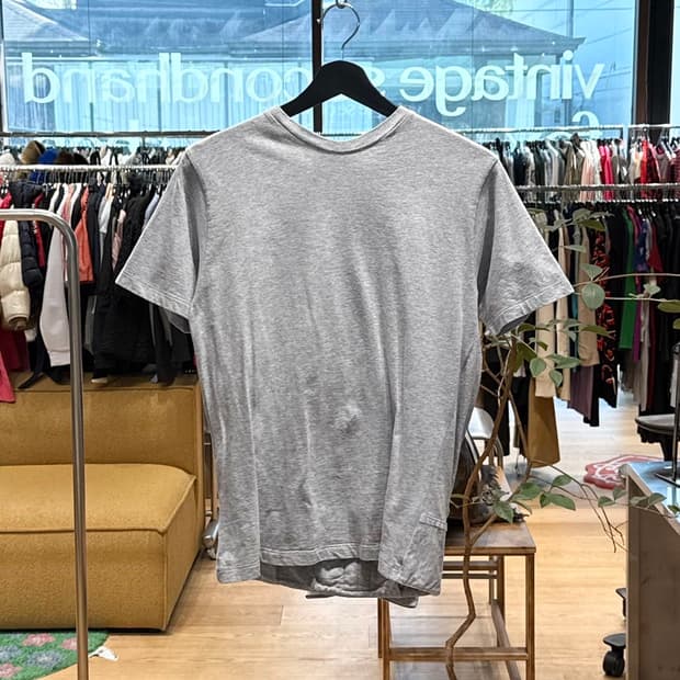 프라다 그레이 백 셔링 하프티