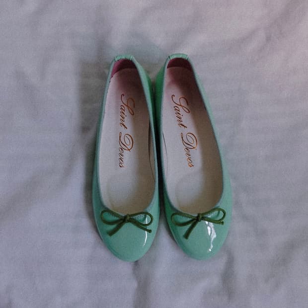 Glossy mint ribbon flat shoes 