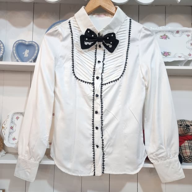 트랄라라 화이트 블라우스