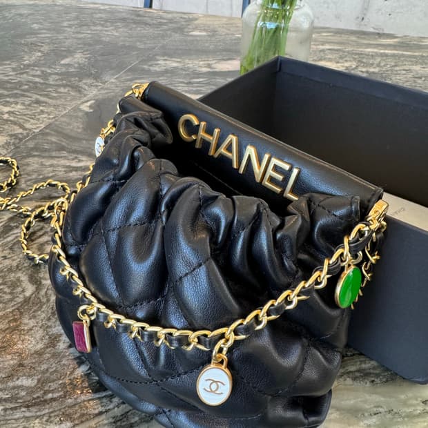 샤넬 노벨티 메이크업미니백 파우치