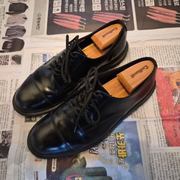 [41] 고샤루브친스키x닥터마틴 더비슈즈 블랙