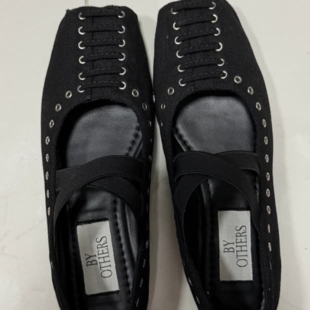 바이아덜스 by others 플랫 아일렛 슈즈