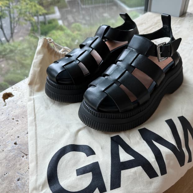 Ganni 플랫폼 샌달
