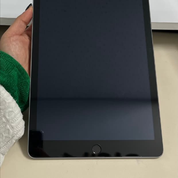 아이패드5세대 32G 그레이 WIFI S급!