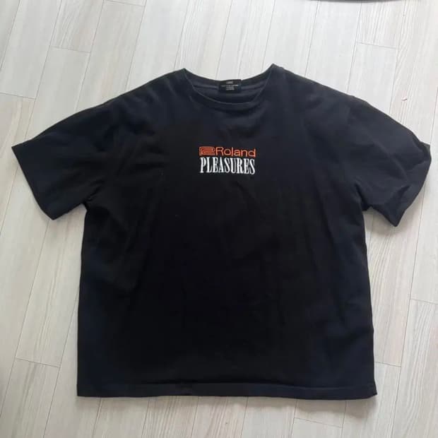 Roland Pleasures 반팔 티셔츠 블랙