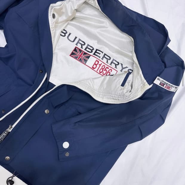 버버리 빅로고 윈드 자켓