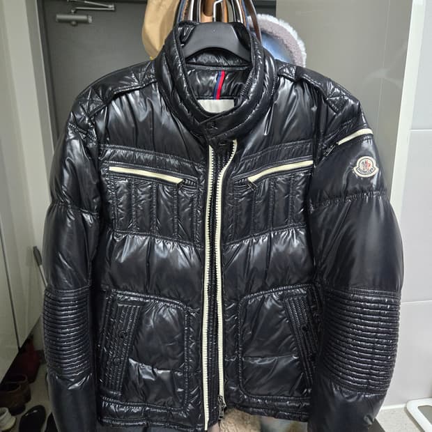 몽클레어 바이커 패딩 4사이즈(100-105)