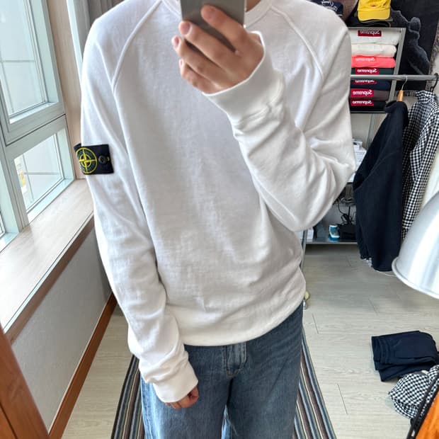 스톤아일랜드 맨투맨 화이트