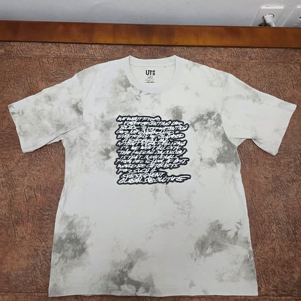 유니클로 x 퓨추라 타이다이 반팔티 M