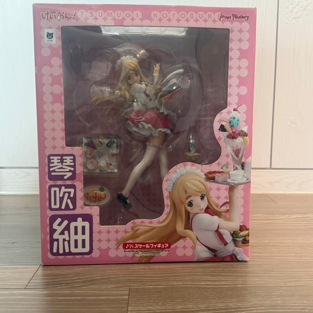 케이온 코토부키 츠무기 웨이트리스 피규어