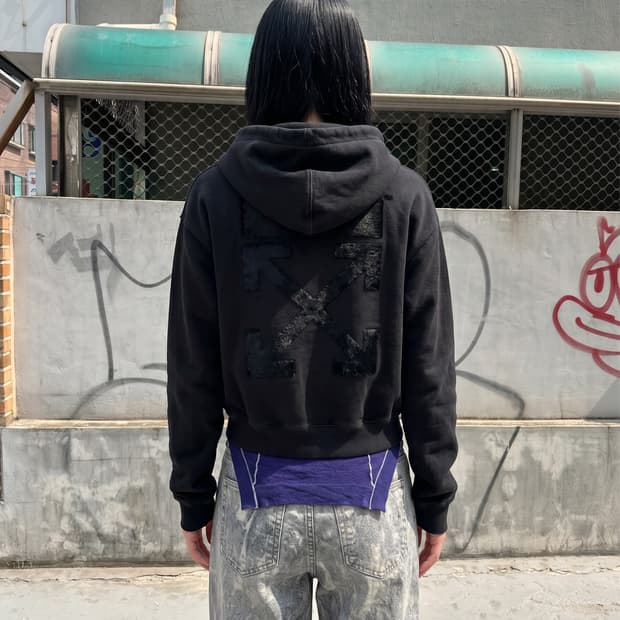 L/ 오프화이트 송치 백로고 후드티
