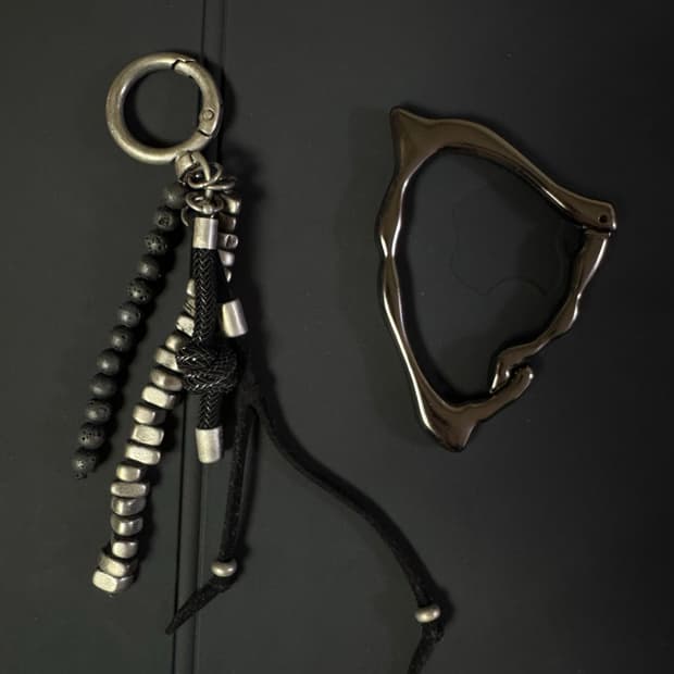 해칭룸 카라비너, 스톤 볼 키링