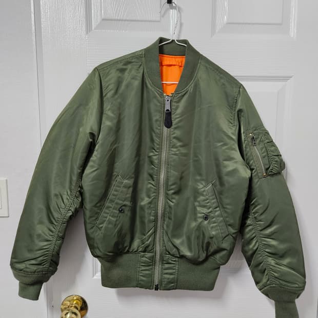 알파인더스트리 ma-1 자켓 레귤러 핏 세이지그린 s사이즈