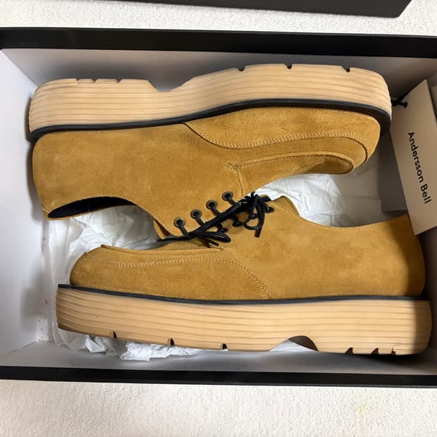 (280) 앤더슨벨 스퀘어토 스웨이드 마틴 더비 슈즈 (카멜 브라운)