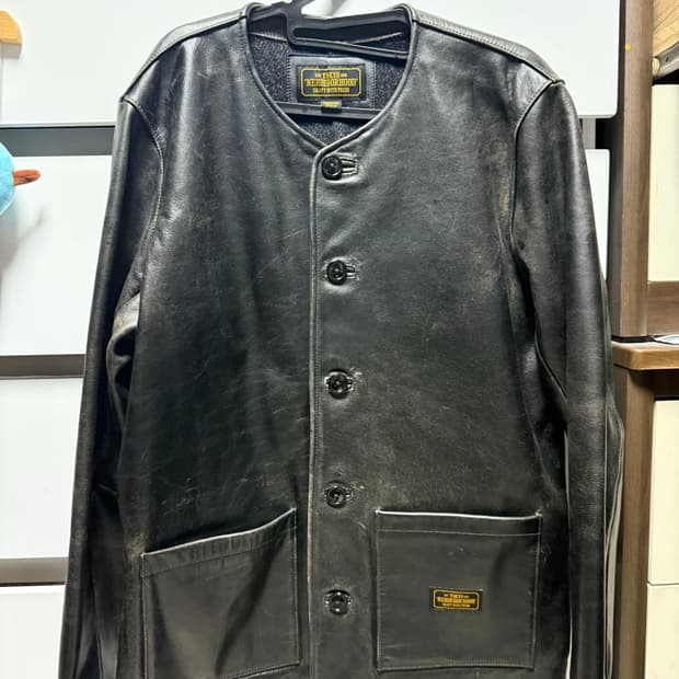 네이버후드 가버너 레더자켓