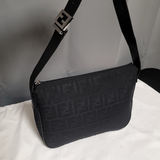 정품 펜디 가방 토트백,숄더백2way(디올샤넬보테가루이비통구찌셀린느생로랑