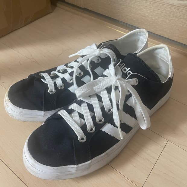 아디다스 코트밴티지 스니커즈