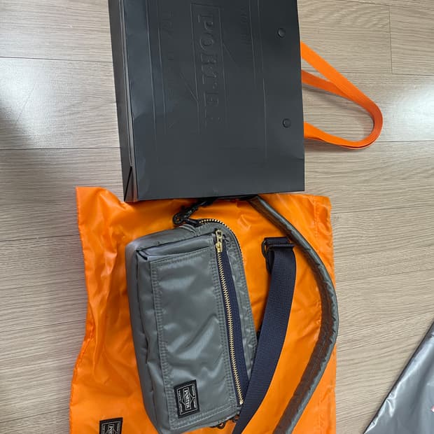 포터 탱커 유틸리티 파우치 실버 그레이