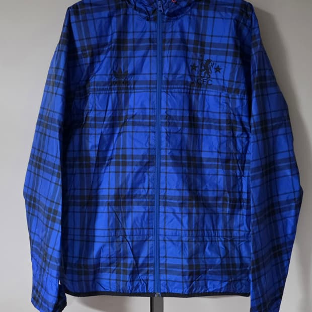 아디다스 첼시FC 윈드브레이커 바람막이.
싸이즈 100~105. 남자