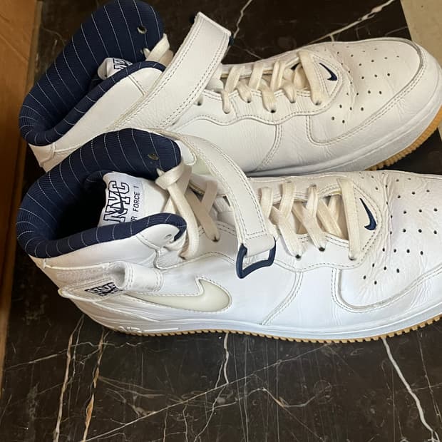 나이키 에어포스1 미드 nyc