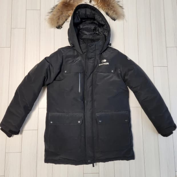 아이더 카라스3 다운자켓 패딩 사이즈s

하자 오염없고 소매같은곳은 사용