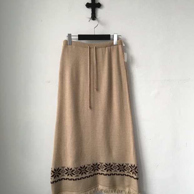 Snow pattern fringe knit long skirt