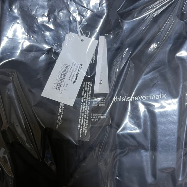 디스이즈네버댓 퍼텍스 T 다운 자켓 블랙