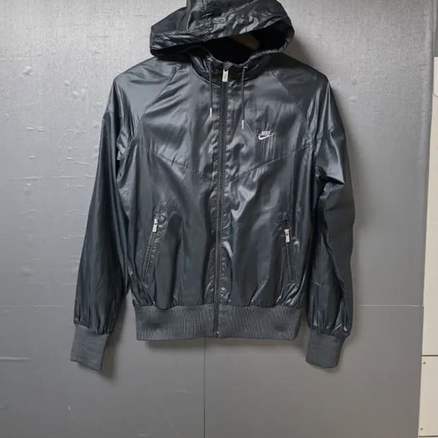 나이키 바람막이 블랙 후드 집업  사이즈 90 여자용 세탁완료