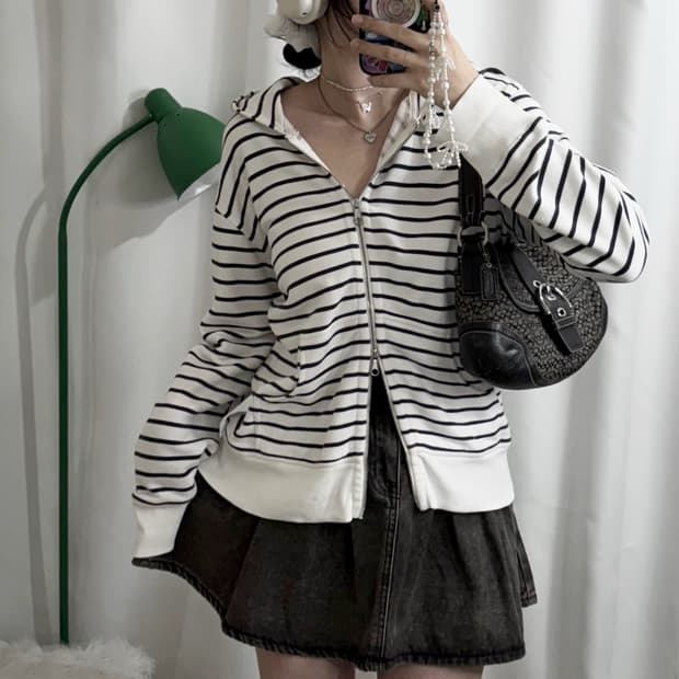 화이트 & 블랙 스트라이프 투웨이 후드 집업