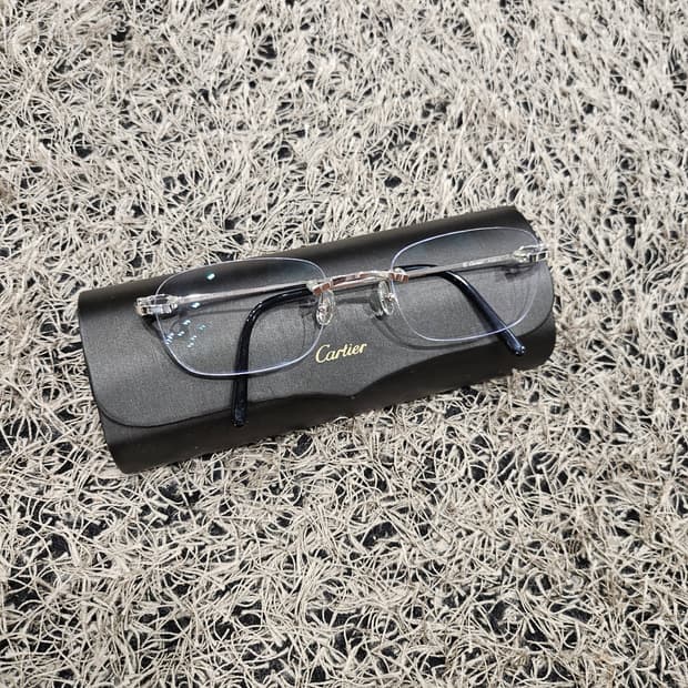 까르띠에 C 데코 림리스 무태 안경