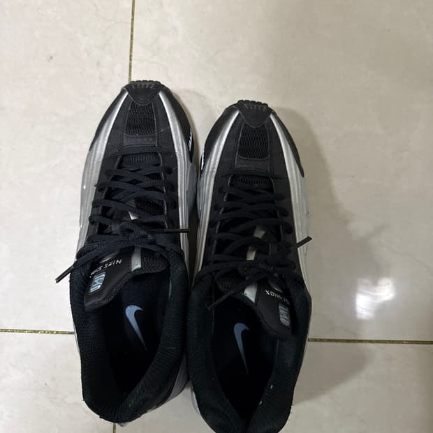 나이키 샥스 교환 하실분 찾습니다