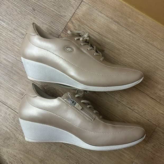 Dusty Pink Beige Wedge Sneakers