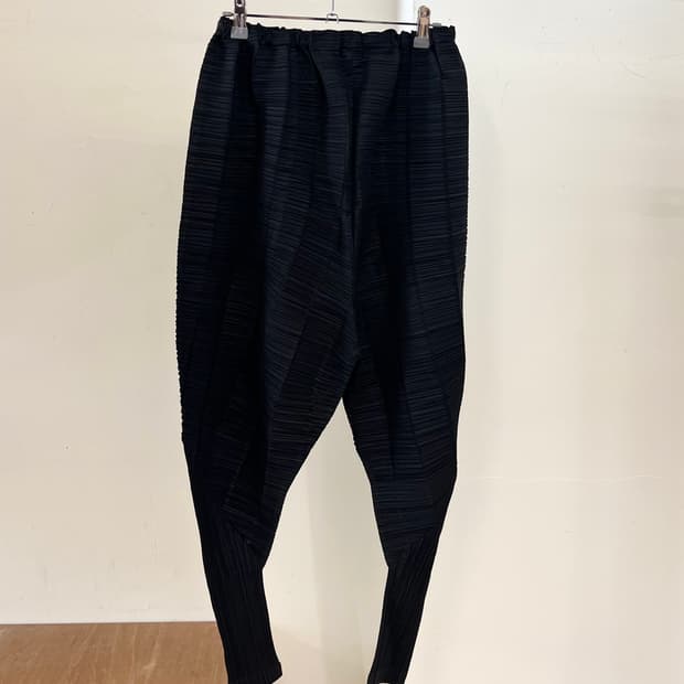 플리츠 플리즈 블랙 틱커 바운스 팬츠