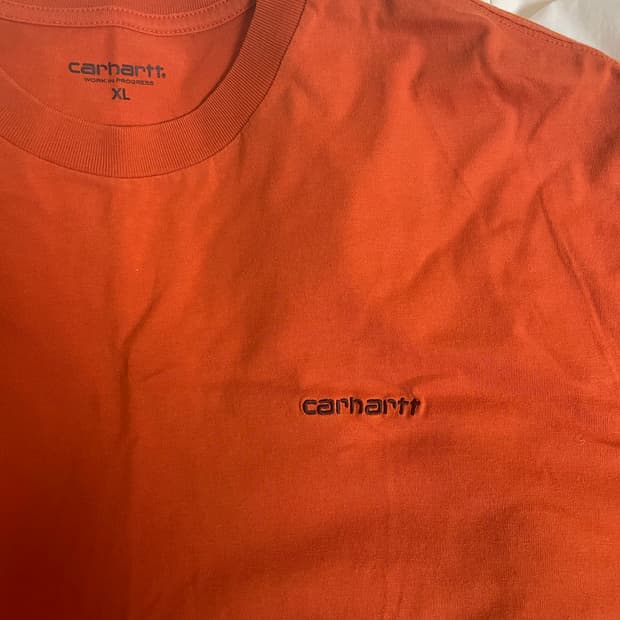 칼하트 티셔츠