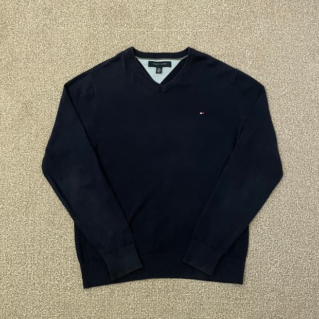 타미 힐피거 브이넥 니트
