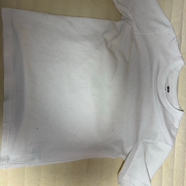 유니클로 크루넥 티셔츠