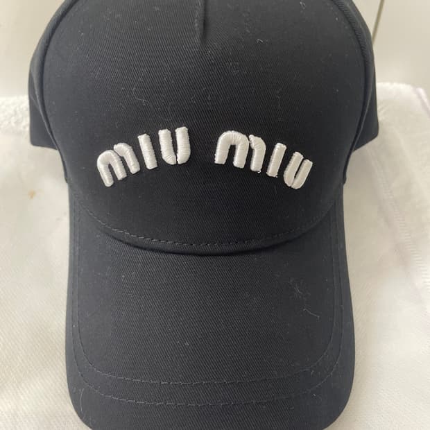 미우미우 캡모자