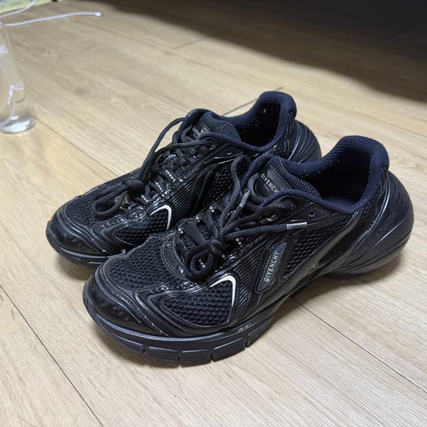 지방시 TK-MX 메쉬 러너 스니커즈 블랙/EU 42