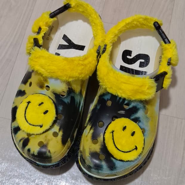 갤러리아 판매 정품 스마일리 크록스