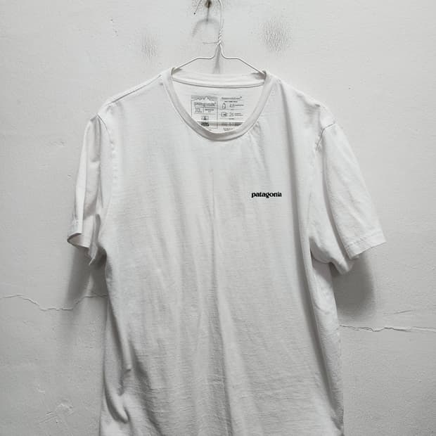파타고니아 흰색 반팔 티셔츠 XL